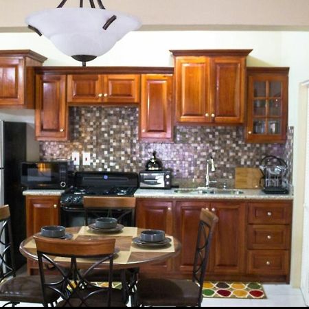 Merrivale Suite Кінгстон Екстер'єр фото
